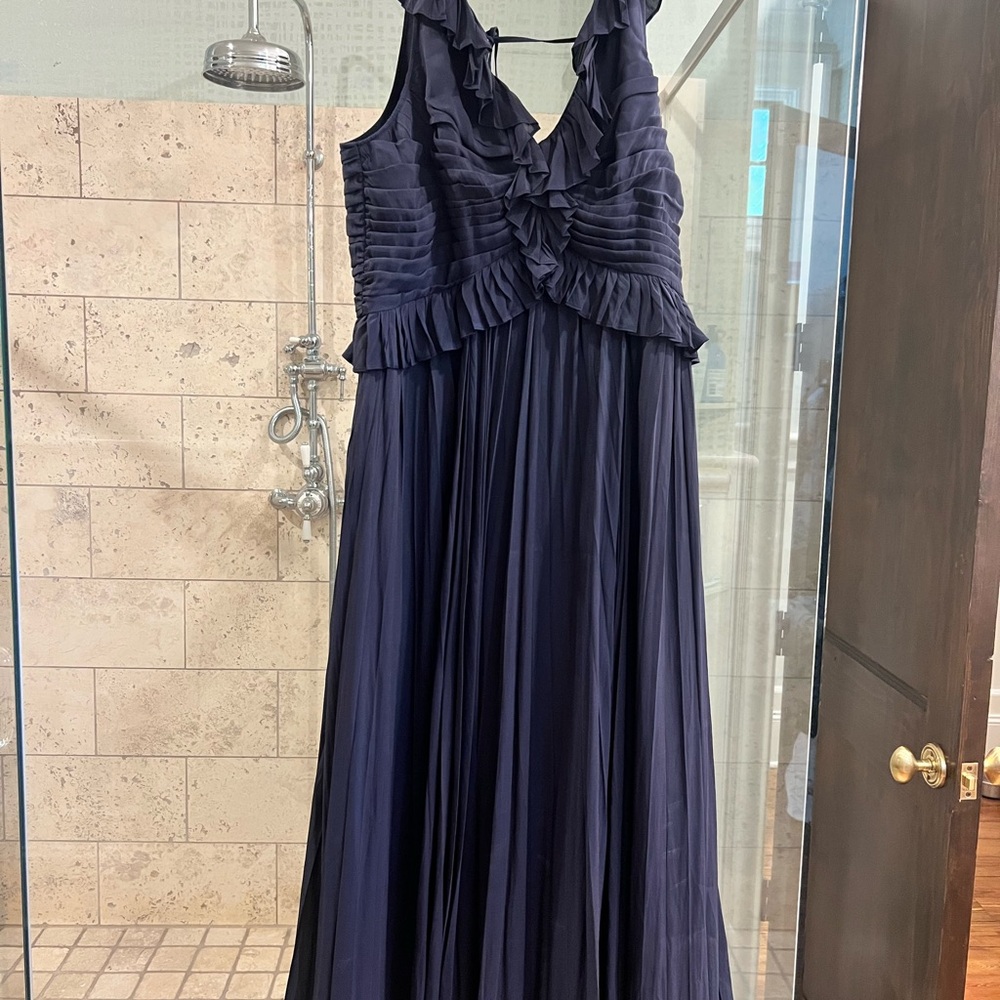 Elegant Navy Blue Evening Gown